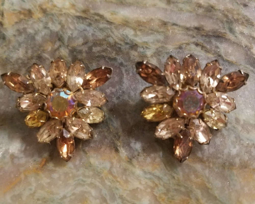 Vintage Weiss Clip-on Earrings